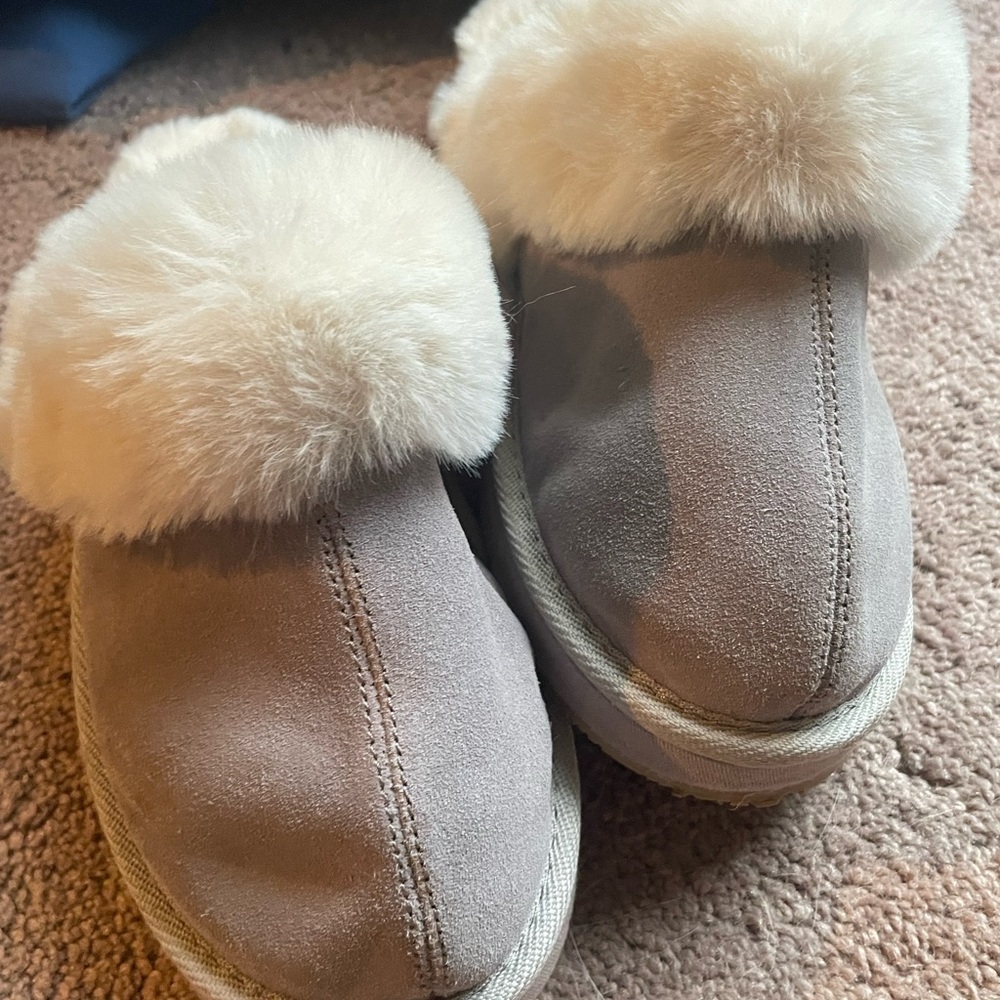 Suede and fur slippers